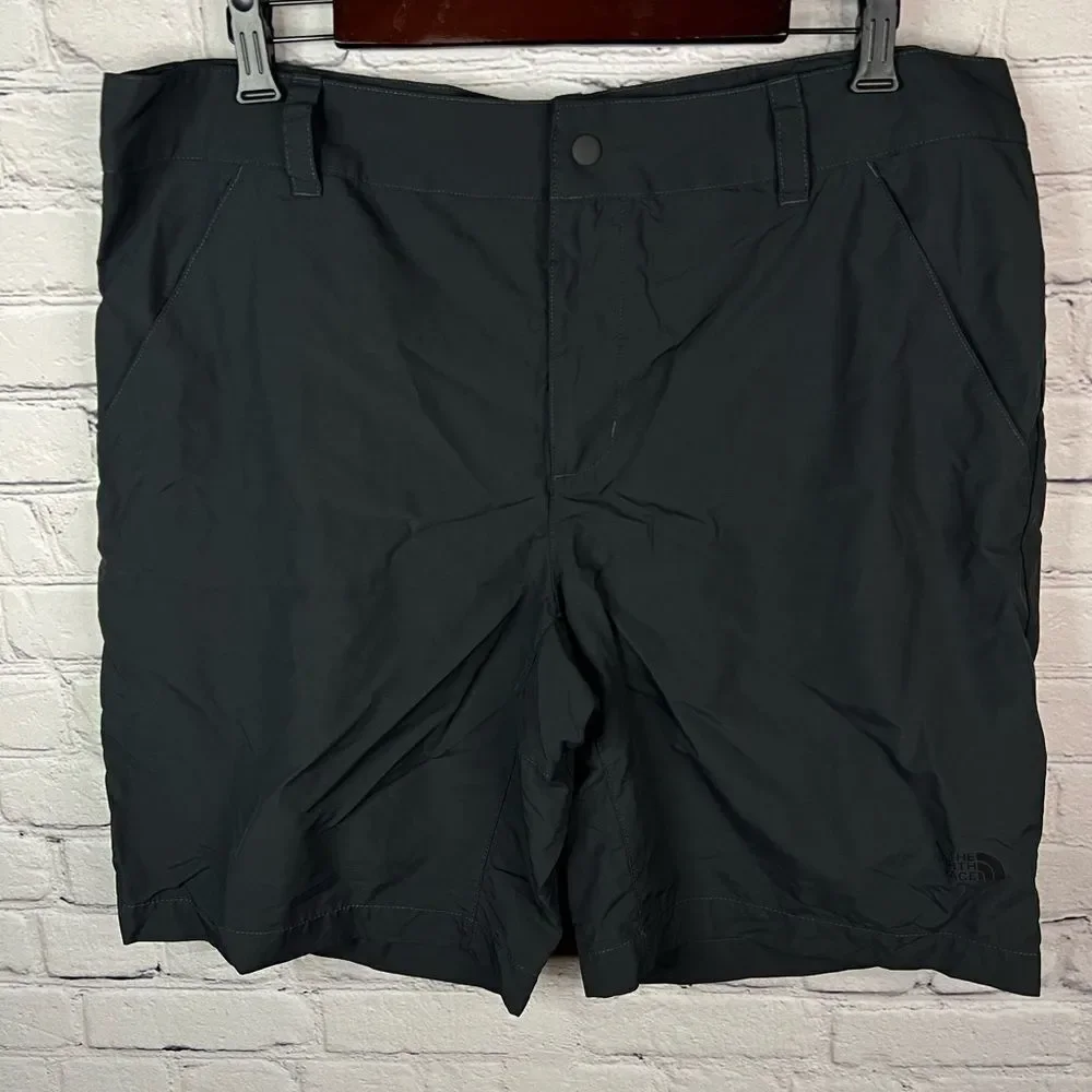 The North Face Shorts Mens 38 Black 100% Nylon Hiking Outdoor Travel Flat Front